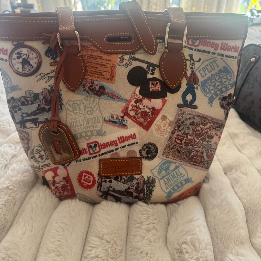 Dooney & Bourke Disney world 40th anniversary Print Tote - Brown and Cream
